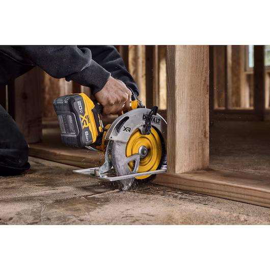 DeWalt 20V MAX XR 7-1/4" Circular Saw DCS590B - Image 5