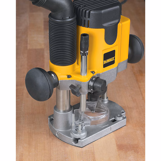 DeWalt 2" HP EVS Plunge Router DW621 - Image 3
