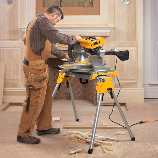 DeWalt Double Bevel Sliding Compound 12" Mitre Saw DWS780 - Image 3